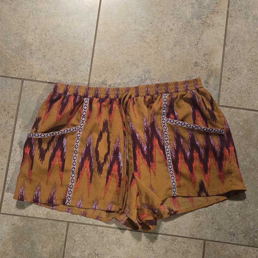 Patterned Women's Shorts About A Girl Aztec XL new Pockets